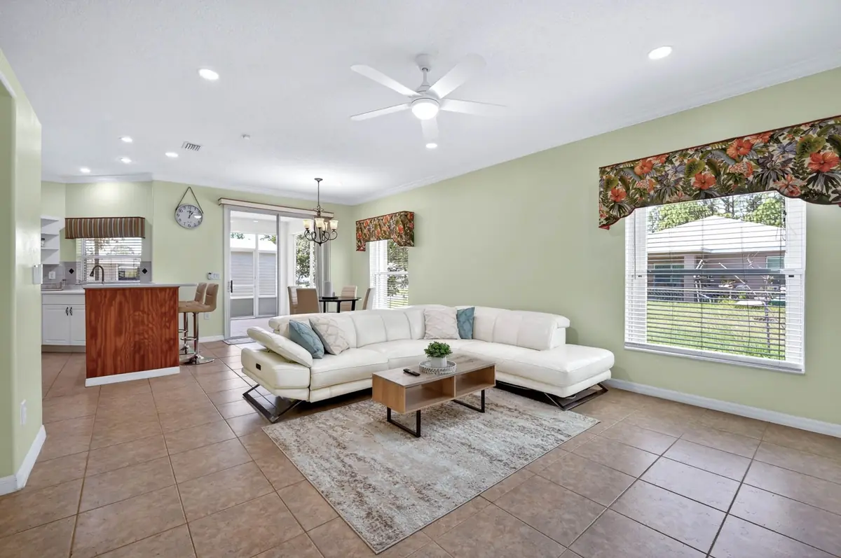 Living area open to the kitchen and breakfast nook